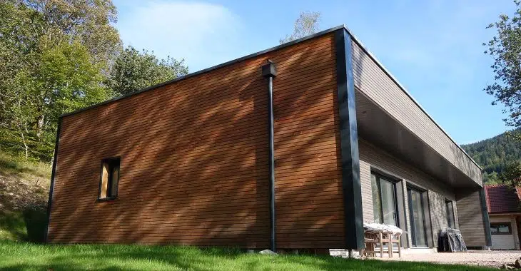 Realisation-bardage-douglas-naturel-aspect-claire-voie-26x135-mm-4-730x380